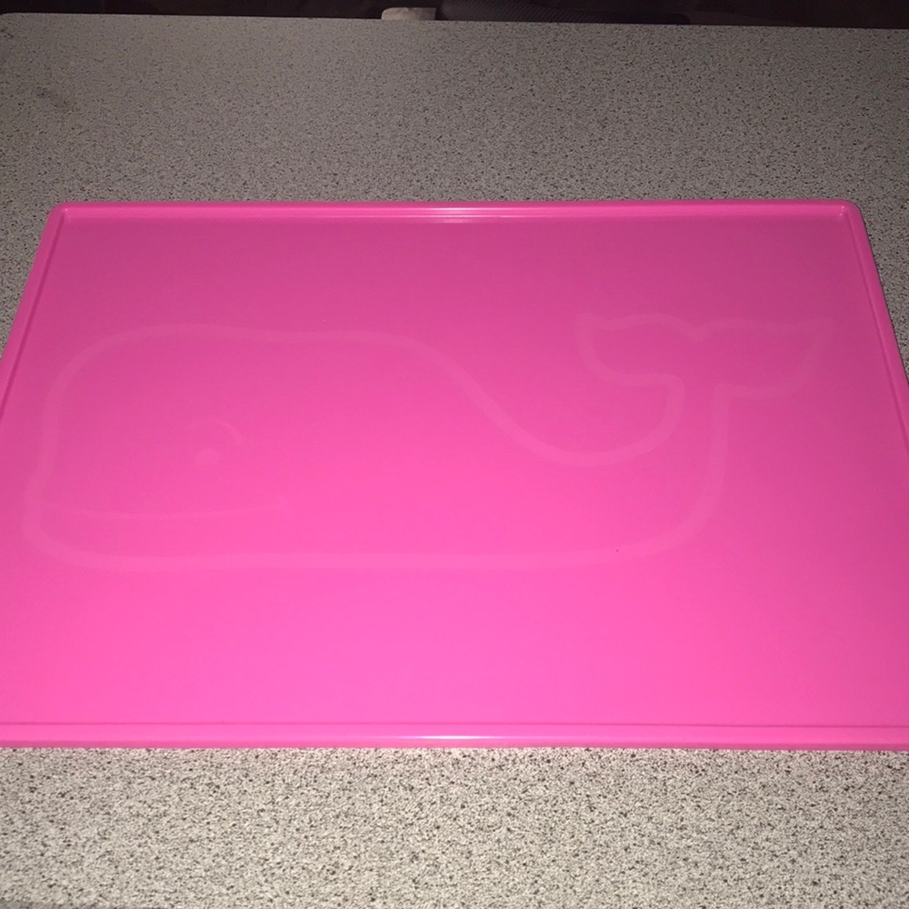 New Vineyard Vines for Target Pink placemat - Picture 2 of 4